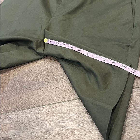 NWT Liz Claiborne Emma Style Olive Green Shorts Modest Cotton/Spandex - Picture 3 of 11